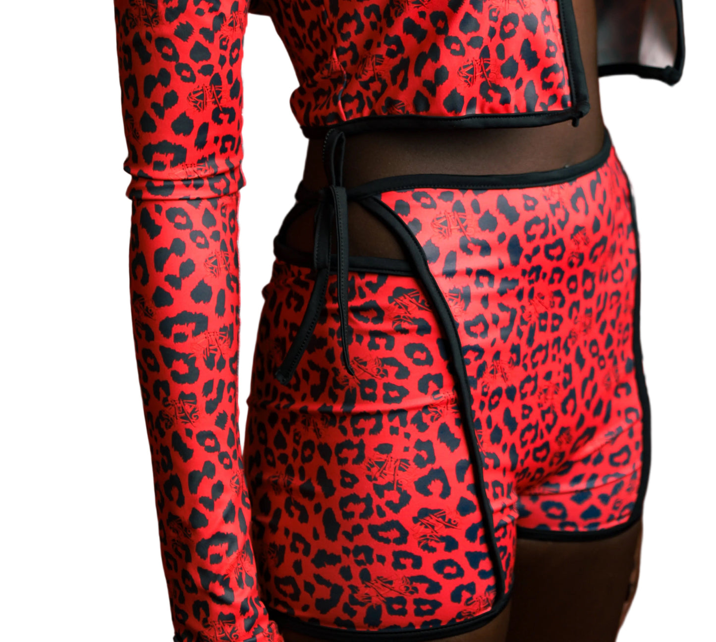 LEAPÓRD BIKI
-SHORTS